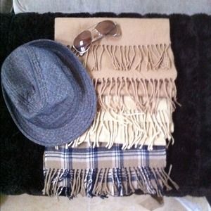 Streets of New York City Hat & Scarf Bundle