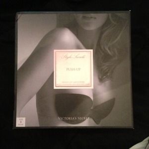 HOLD•••Nude Push up