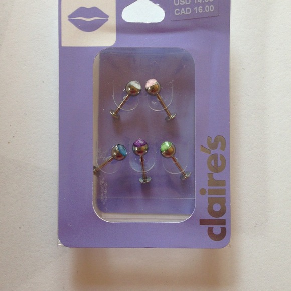 Labret stud earrings