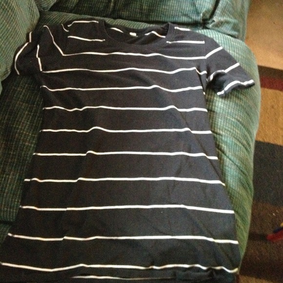 Black and white stripe shirt L