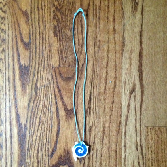 Shell necklace - Picture 2 of 3