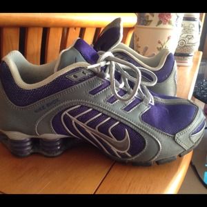 ✨Just reduced✨Purple and silver Nike shox
