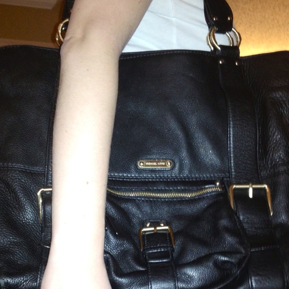 Michael Kors Large Austin Satchel bag. Like new!! - Picture 2 of 3
