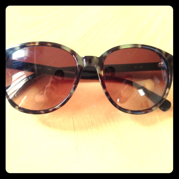 ✨Just Reduced✨Brown adorable Coach sunglasses