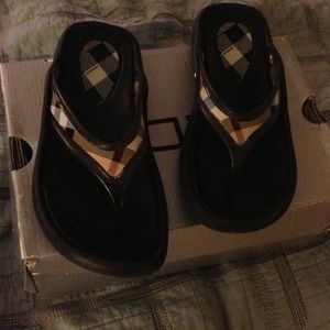 Burberry authentic flip flops 💢reserved💢