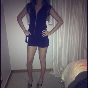 Never worn Guess romper