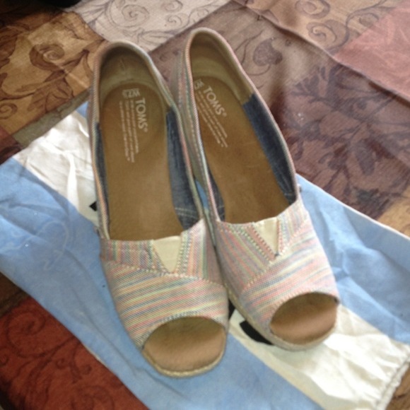TOMS Peep Toe Wedge