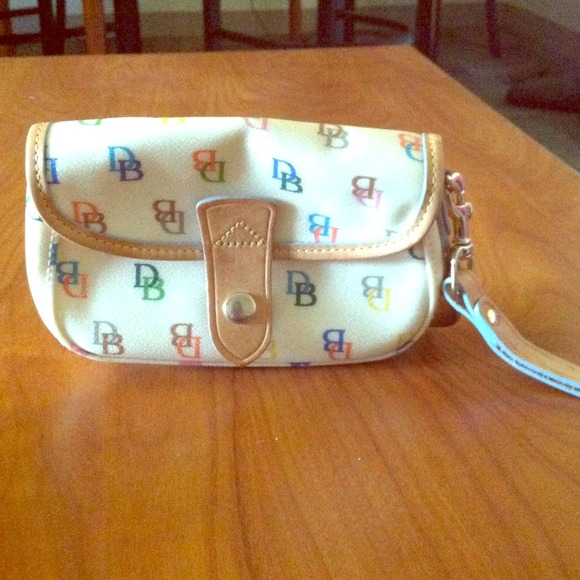 Great Dooney & Bourke wristlet!