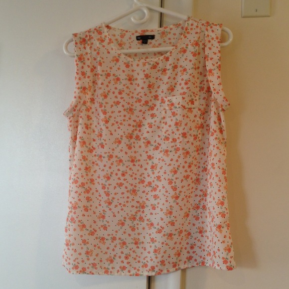 Gap blouse size small