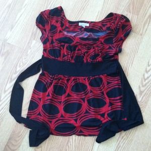 *REDUCED*Cute tie in back top