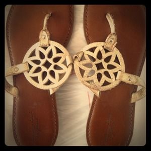 ✨Just Reduced✨Adorable American eagle sandals