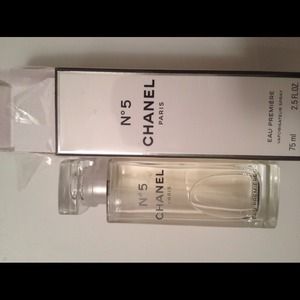 Chanel N5 perfume