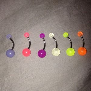Glow in the dark bellyrings