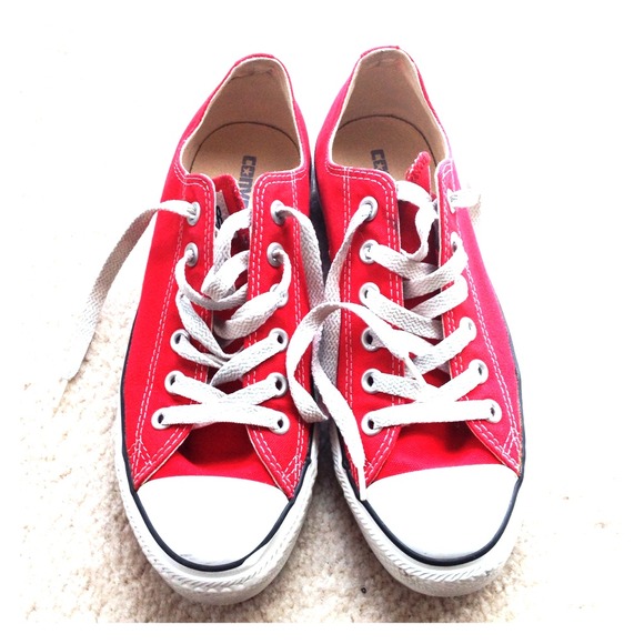 Red converse ✨authentic