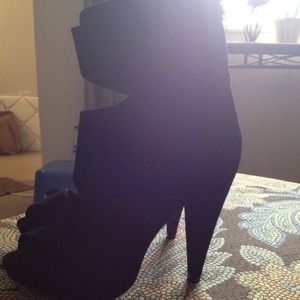 Aldo black heels