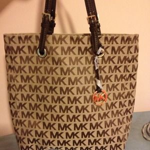 Michael Kors Tote in Bge & Brown BRAND NEW W/ TAGS