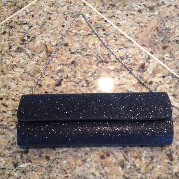 Sparkle clutch with chain strap