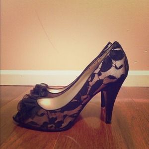 Unlisted heels