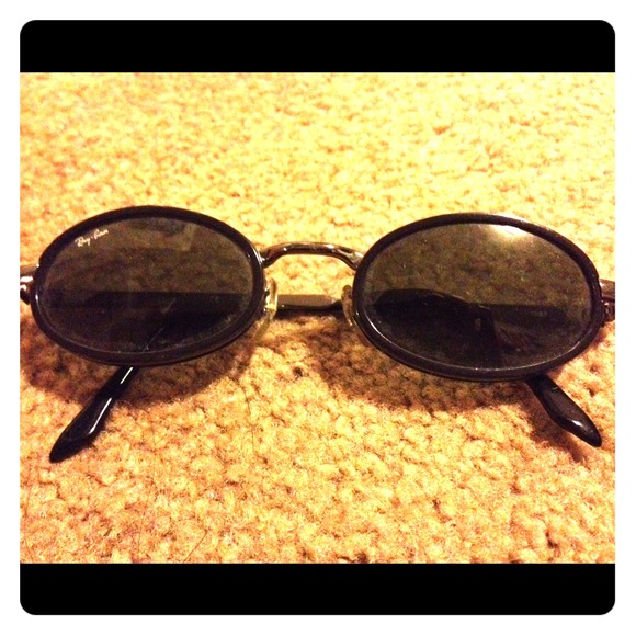 Black Ray-ban sunglasses
