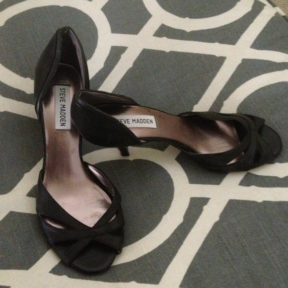 Steve Madden Black Pumps