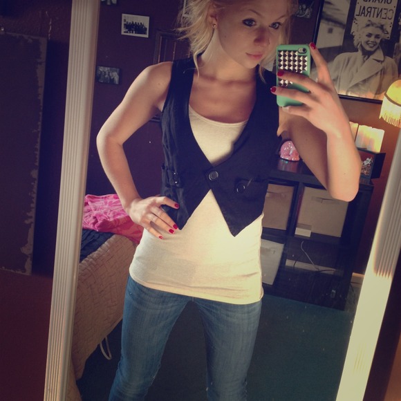 Black vest!