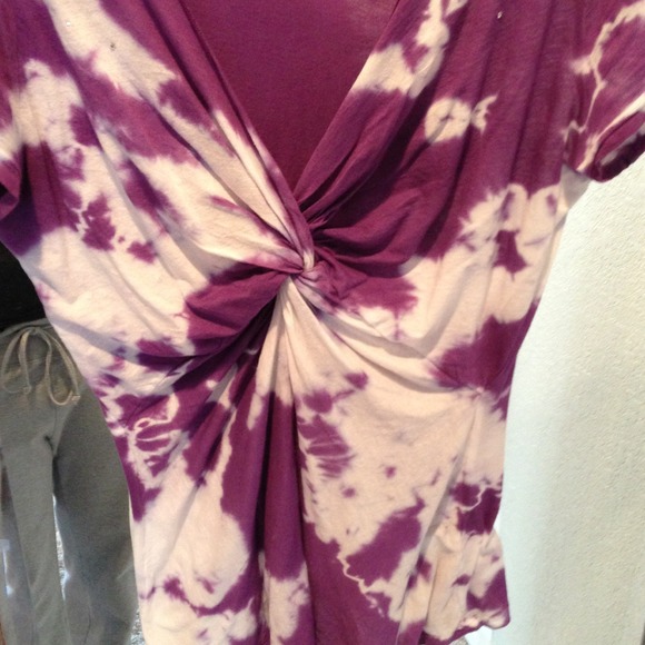 Top - Picture 3 of 4