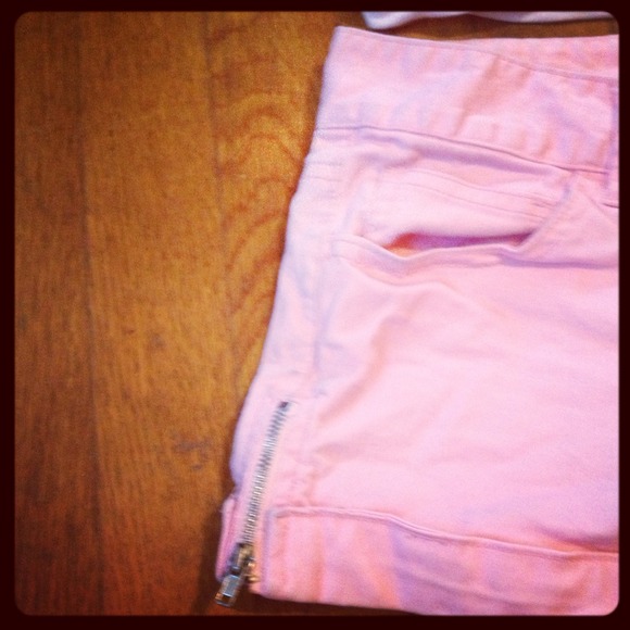 Pink shorts - Picture 3 of 3
