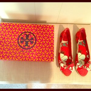 BNIB Tory Burch Flats