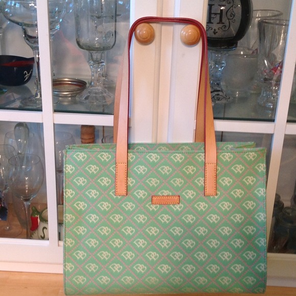 ❤️‍🔥SOLD❤️‍🔥 Dooney & Bourke handbag - Picture 1 of 4