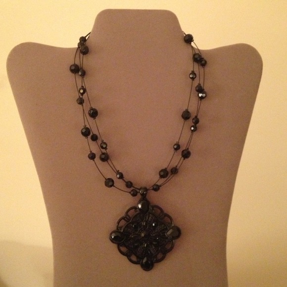 Lia Sophia necklace - Picture 1 of 3