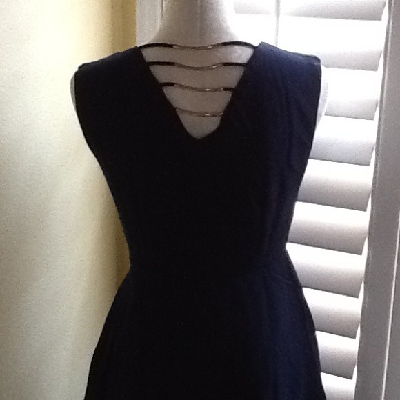 Dress - Picture 2 of 3
