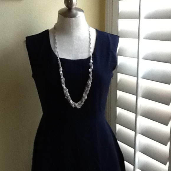 Dress - Picture 3 of 3