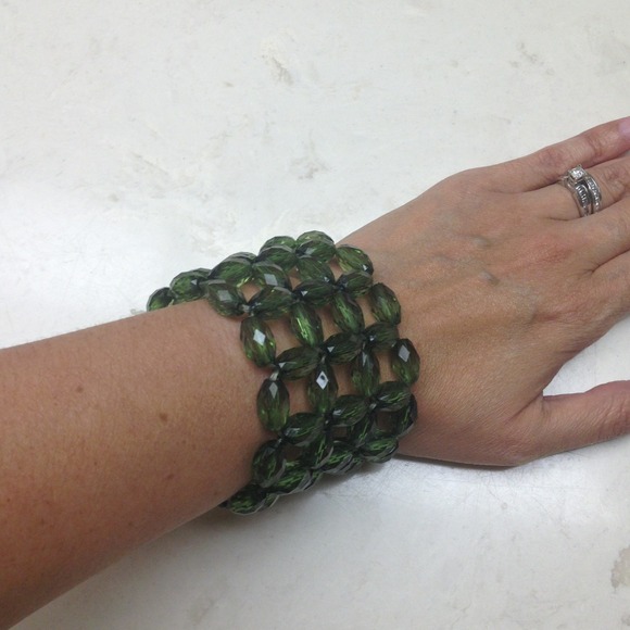 New with tag wide green bracelet.