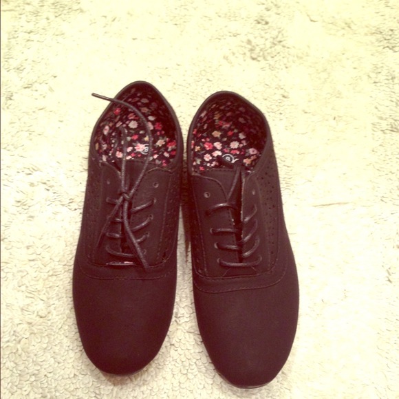 Black Oxford shoes