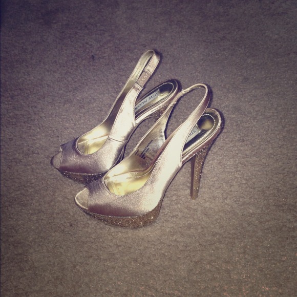 Steve Madden Golden pumps