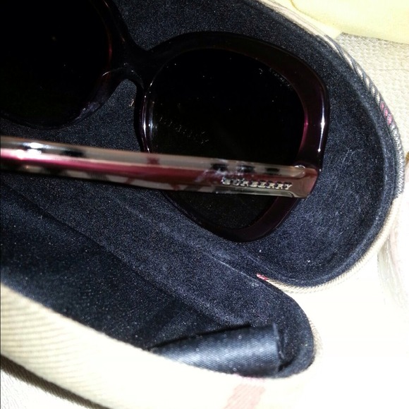 Burgundy Burberry glasses - Picture 2 of 2