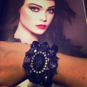 Big and Bold Banana Republic stretchy bracelet