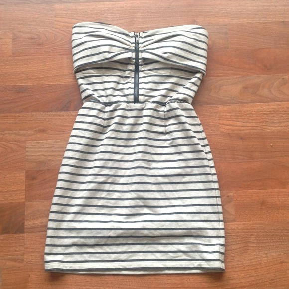 Strapless dress