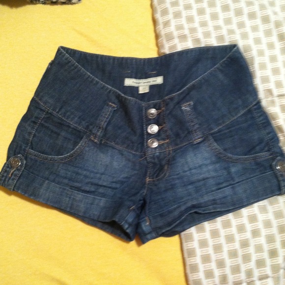 High waisted shorts from Forever 21 - Picture 1 of 3