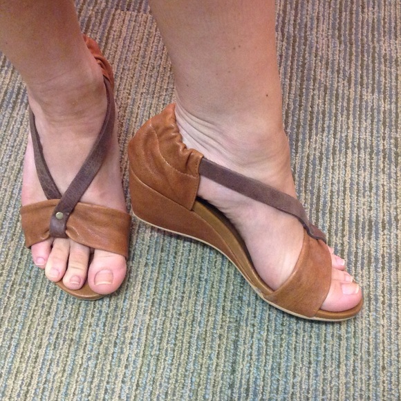 Italian Designer Shoes - Picture 2 of 4