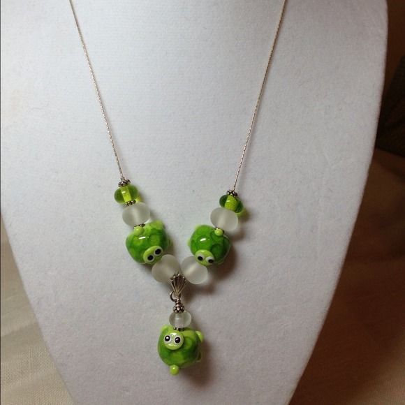"Gathering" Lampwork Turtle Necklace - Picture 3 of 3