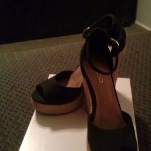 New in box Aldo Wedge Shoe