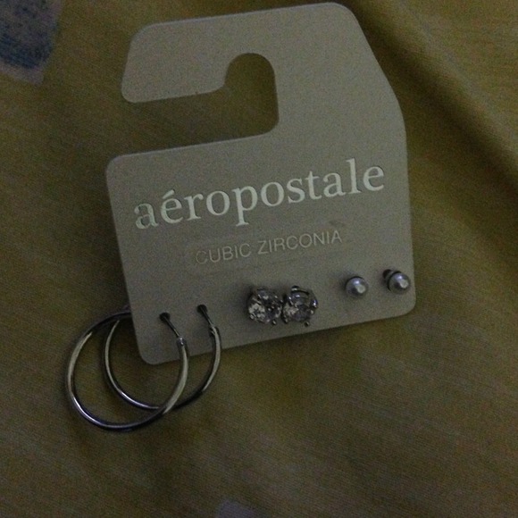 EARRINGS - Picture 2 of 4