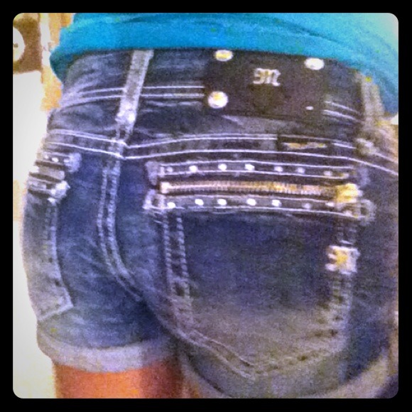 SOLD NEED 2 SELL!! Miss Me Shorts size 27