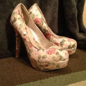 Floral print heels