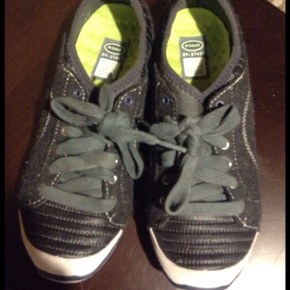 Cute comfy dr scholls sneaker!!