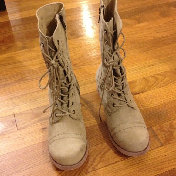 Boots only - Picture 2 of 4