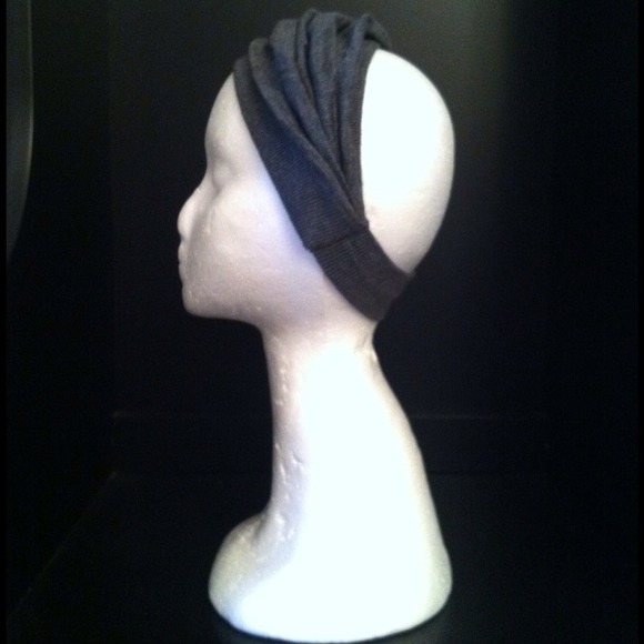 BCBC Sweater Headband in Heathered Grey