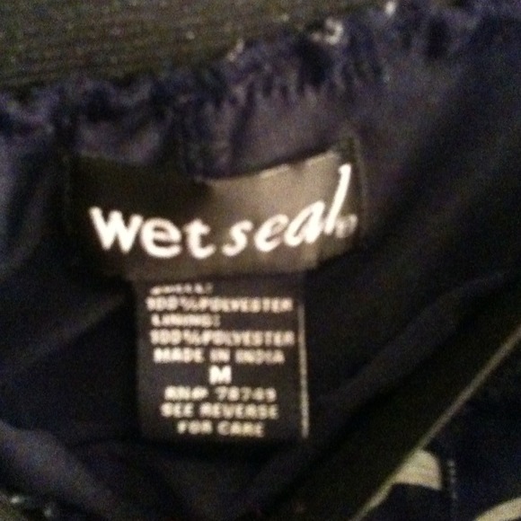 ❤BUNDLED❤WetSealblack/grey flowy hi-waisted skirt - Picture 2 of 2