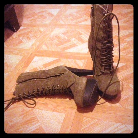 Steve Madden boots
